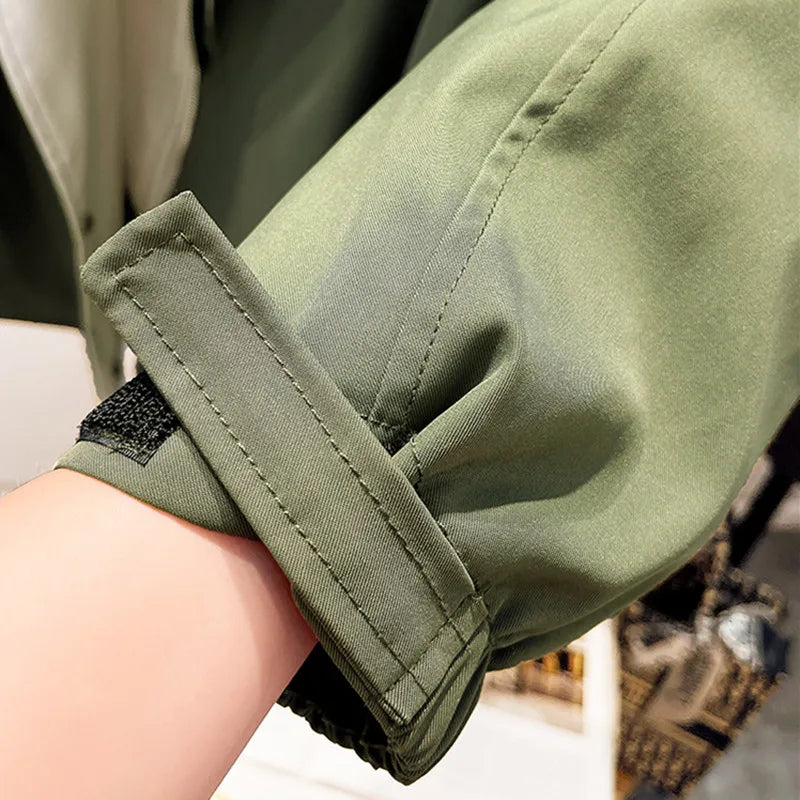 Alva – Elegant wind jacket with weather and wind protection